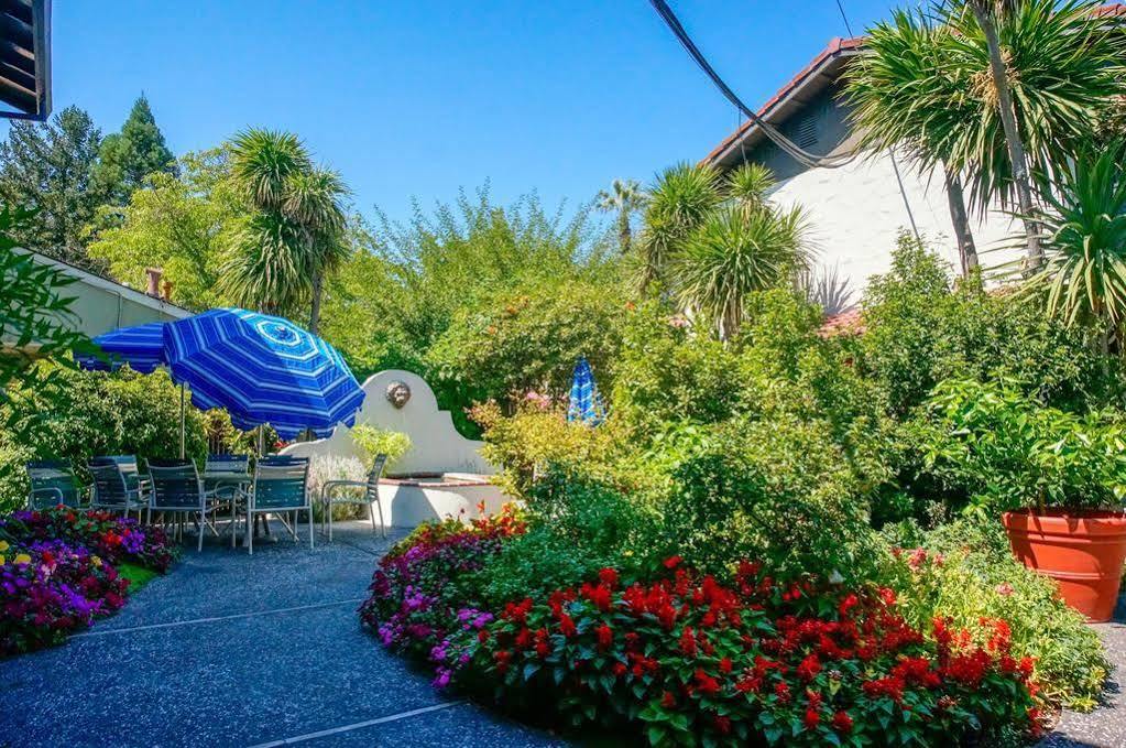 Roman Spa Resort Calistoga Buitenkant foto